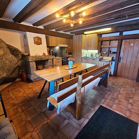 Petit Chalet Rustique Et Bucolique Bovernier Ngoại thất bức ảnh