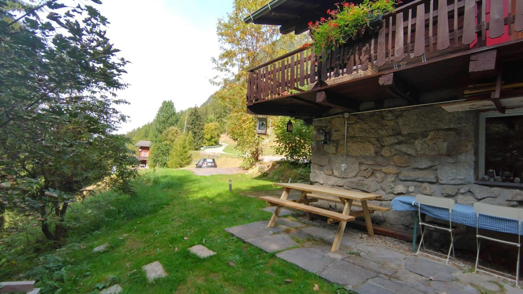 Petit Chalet Rustique Et Bucolique Bovernier Ngoại thất bức ảnh